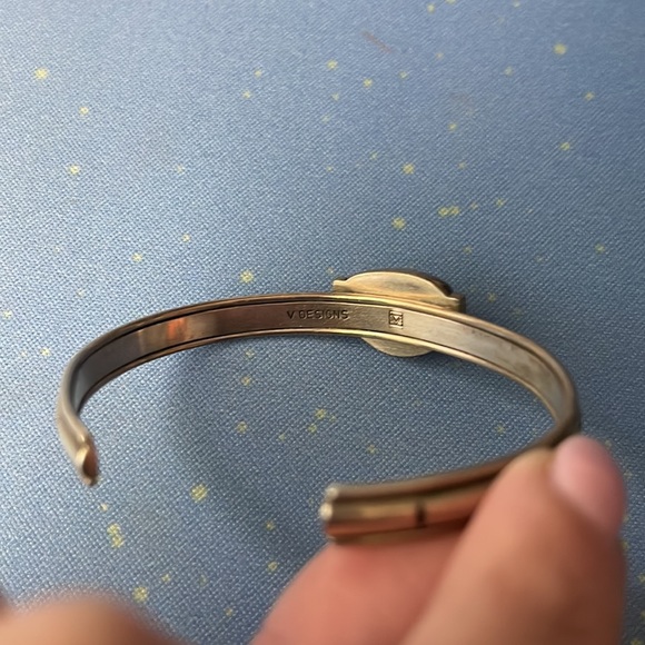 V Custom jewelry bracelet - Picture 3 of 8